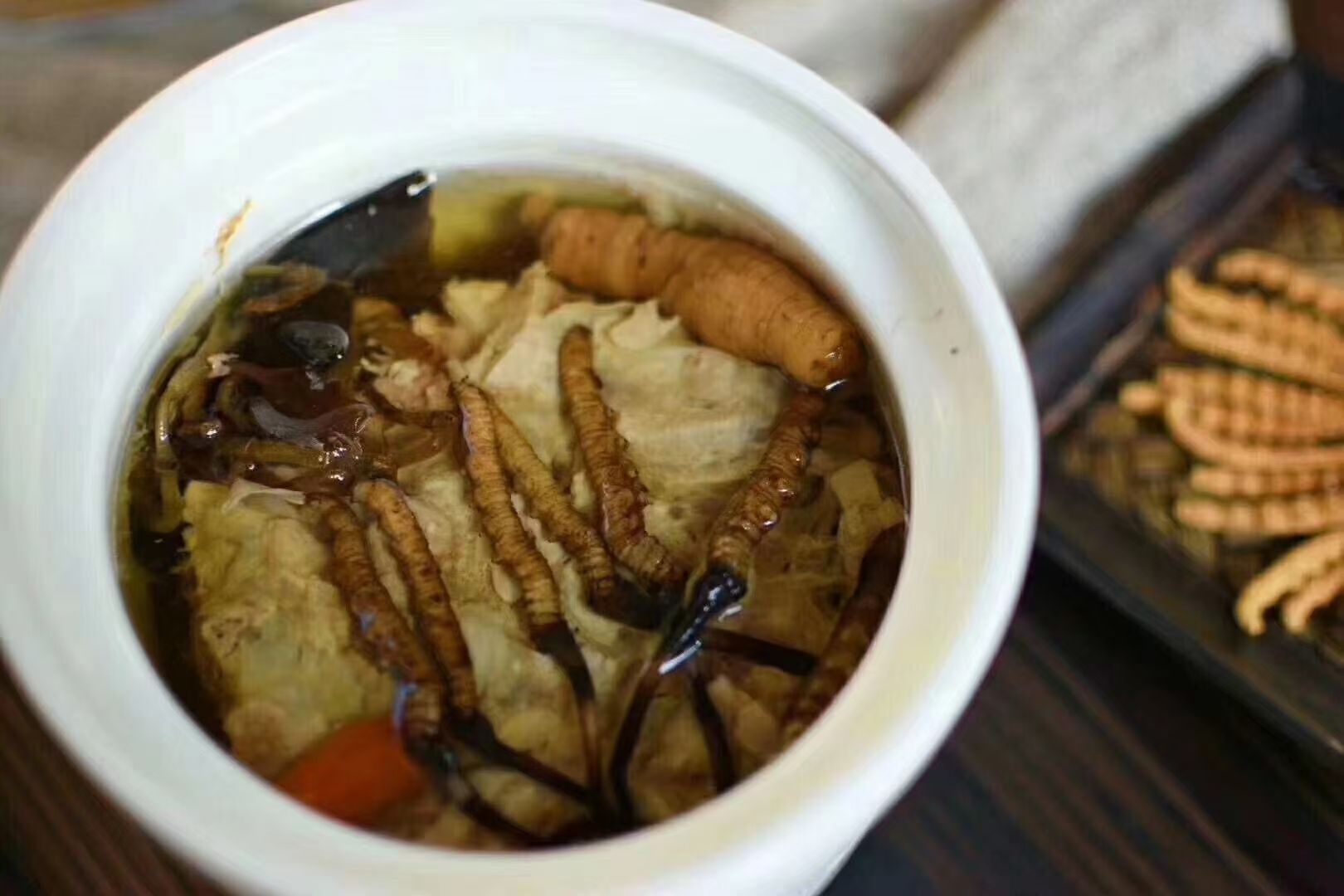 冬蟲夏草怎么食用？