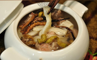 煮雞湯能放冬蟲夏草嗎？解鎖滋補(bǔ)湯品的正確打開方式
